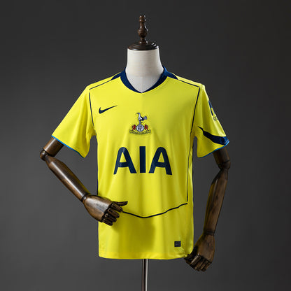 Tottenham 25-26 away kit