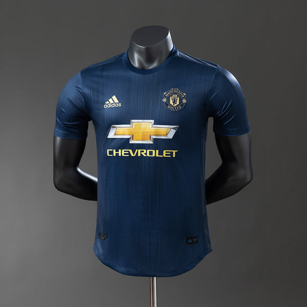 Manchester United 18-19 away kit