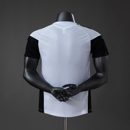 Liverpool 26-27 training kit