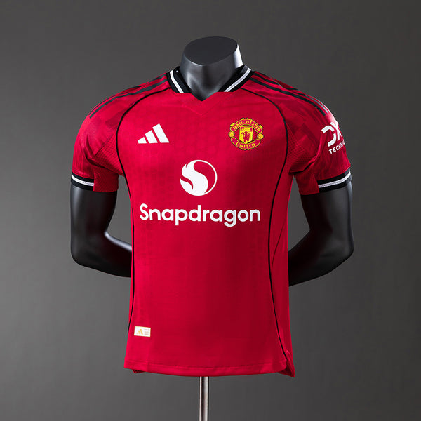 Manchester United 25-26 home kit