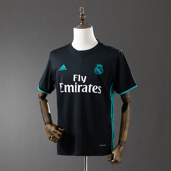 Real Madrid 17-18 away kit
