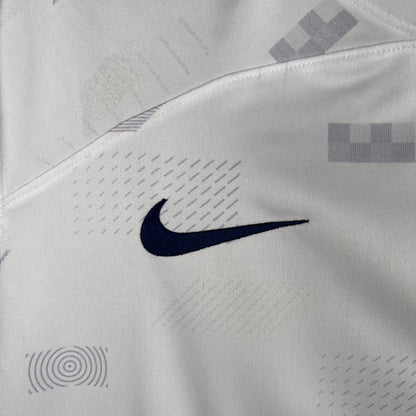 Tottenham 23-24 home kit