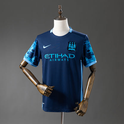 Manchester City 15-16 away kit