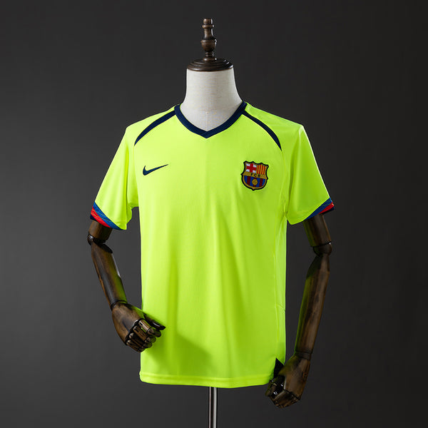 Barcelona 05-06 away kit