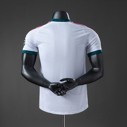 Real Madrid 26-27 home kit