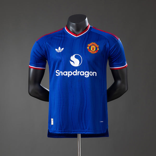 Manchester United 26-27 away kit