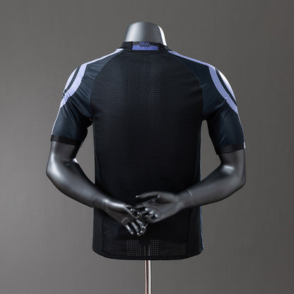 Real Madrid 16-17 away kit