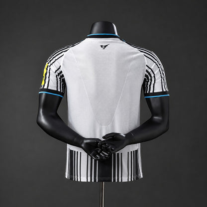Newcastle United 26-27 home kit