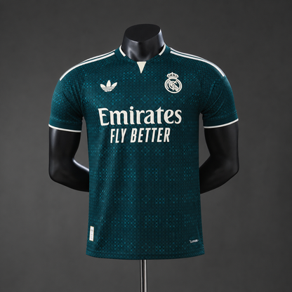 Real Madrid 26-27 away kit