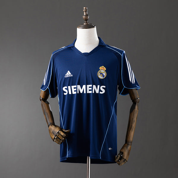 Real Madrid 05-06 away kit