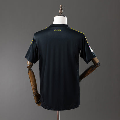 Real Madrid 11-12 goalkeeper kit