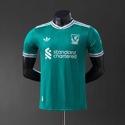Liverpool 25-26 away kit